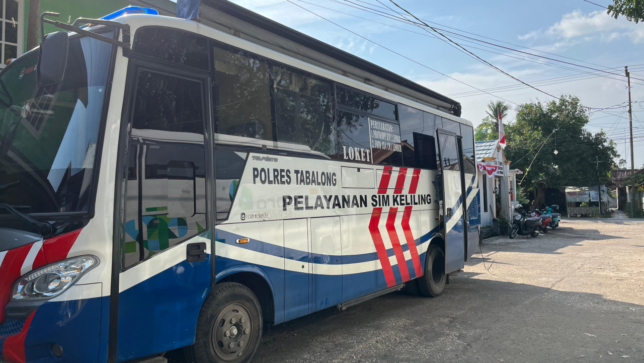 Pelayanan SIM Keliling Polres Tabalong Desa Kapar