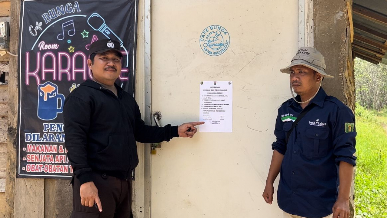 Pemdes Desa Kapar Bersama Bhabinkamtibmas Memberikan Himbauan Hiburan Malam Sampai Batas Jam 00.00