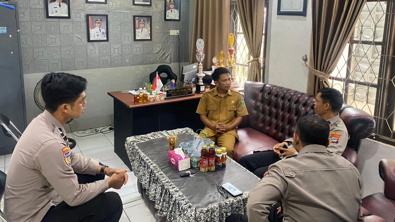 Polres Tabalong Gelar Bimbingan Satlinmas di Desa Kapar