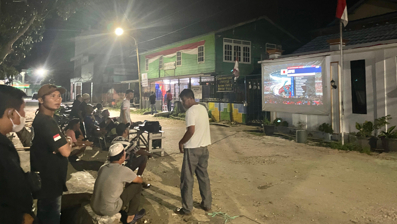 Meriahnya Nobar Timnas Indonesia vs Jepang di Desa Kapar