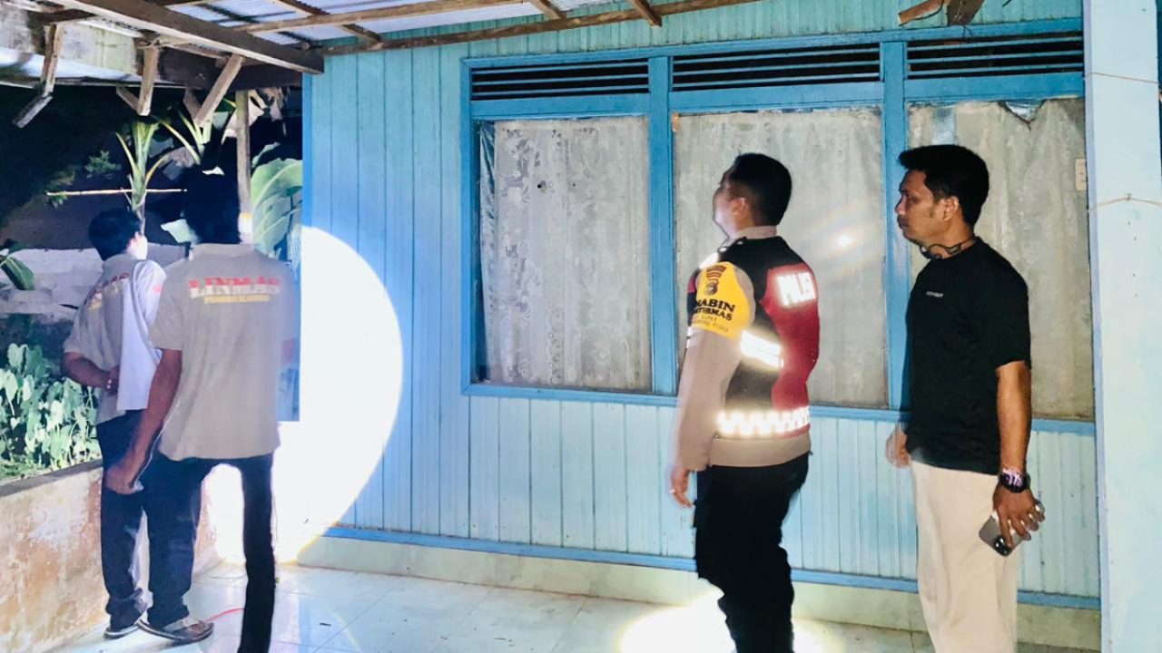 Linmas Desa Kapar Bersama Bhabinkamtibmas Gelar Patroli Kamtibmas Sesuai Surat Edaran Bupati Tabalong
