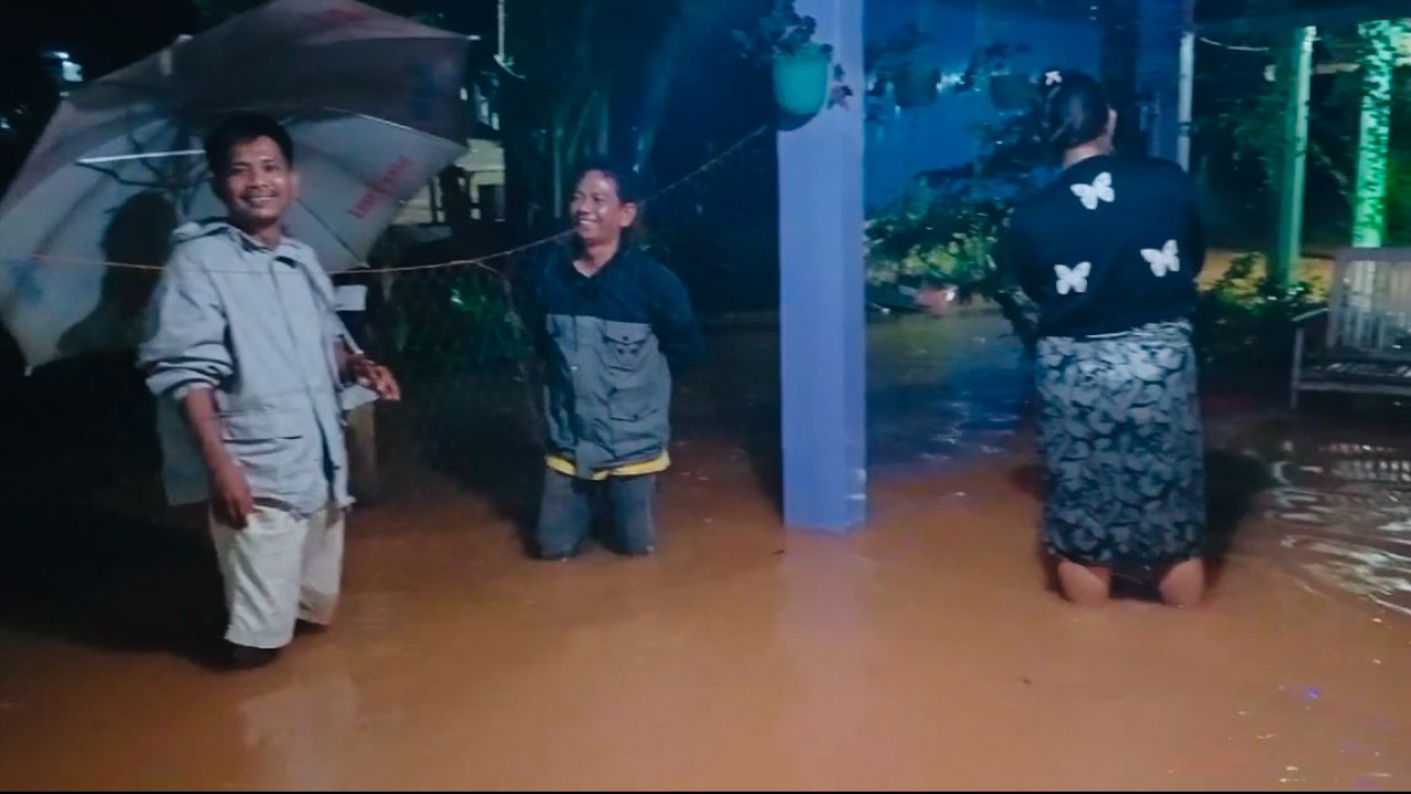 BANJIR RT.08 DESA KAPAR