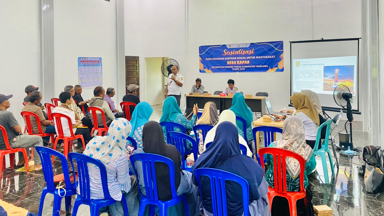 DinsosDP3A2KB Sosialisasikan Jenis Bantuan Sosial kepada Warga Desa Kapar