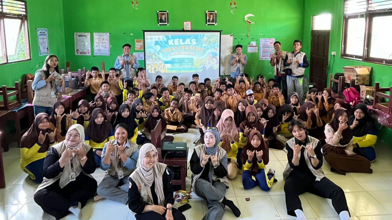 Mahasiswa KKN-T FPIK ULM Gelar Kelas Anak Pesisir di SDN 2 Sungai Dua