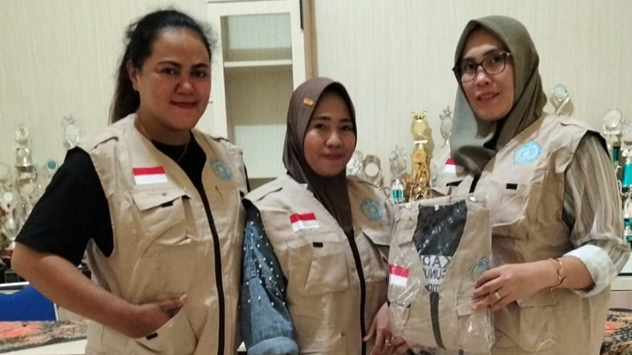 **Peningkatan Pelayanan Publik Melalui Digitalisasi di Desa Gunung Besar**
