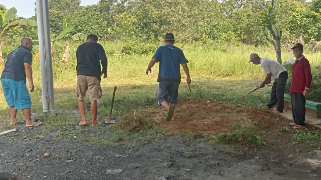Kegiatan gotong royong warga Rt10