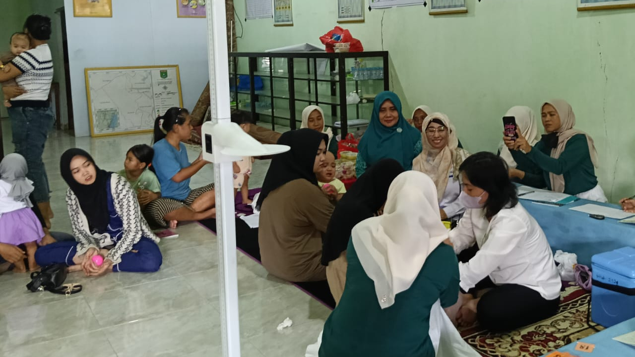 PKK Desa Baroqah Gelar Posyandu Walaupun Saat Ramadhan, Ketua PKK Ibu Ella: "Kesehatan Anak Tetap Prioritas"