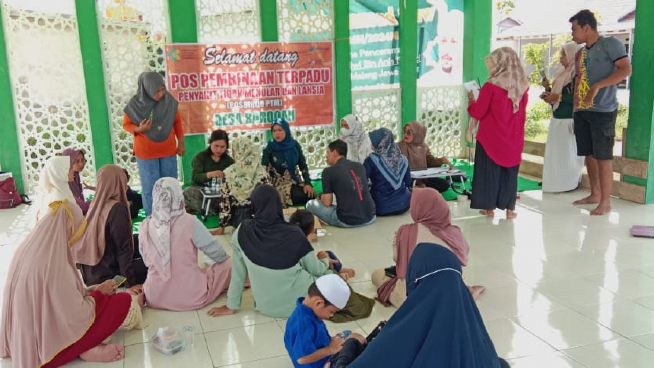 Cek Kesehatan Gratis! Bidan Monic dan Kader ‘Geruduk’ RT 10 Demi Lawan Penyakit Tidak Menular