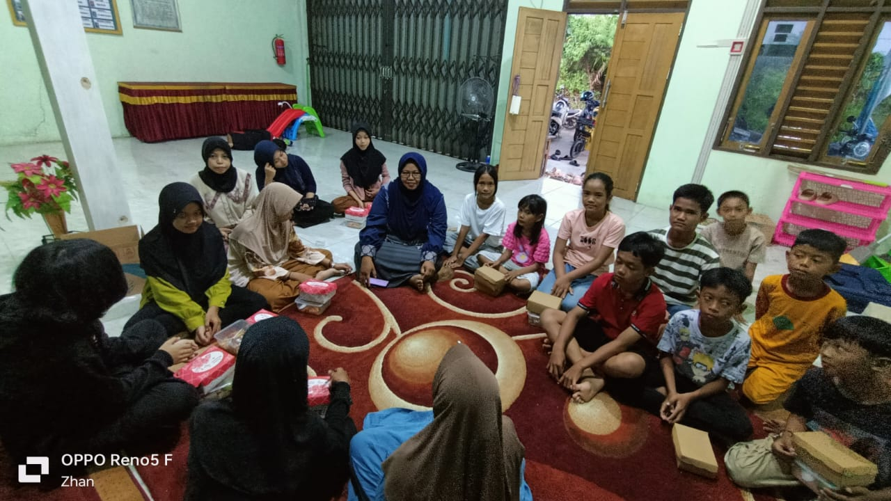 Semangat Tak Surut Meski Hujan, Posyandu Remaja Tetap Ramai di Poskesdes