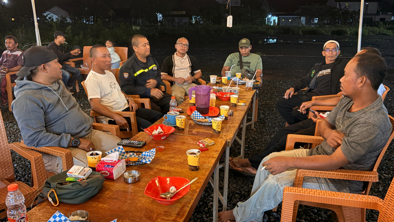 Kegiatan Silaturahmi Pemerintah Desa Baroqah Bersama Bhabinkamtibmas, Babinsa, BPD, Ketua RT dan Linmas