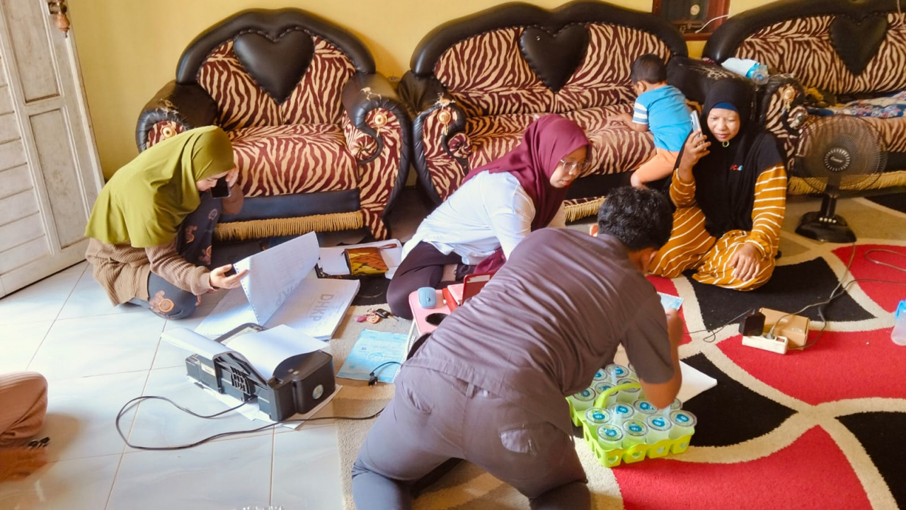 "Bayar PBB Kini Lebih Mudah, Pemdes Baroqah Turun Langsung ke Rumah Warga"
