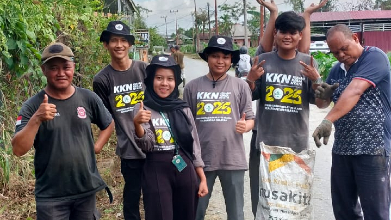 Semangat 45 Membara! RT 07 Jalan Veteran Bersihkan Lingkungan Sambut Kemerdekaan