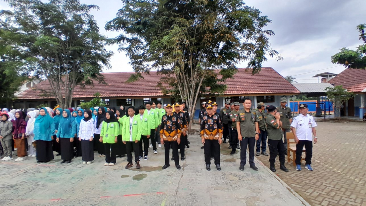 Upacara HUT RI ke-80 di SMPN 5 Simpang Empat Berlangsung Khidmat