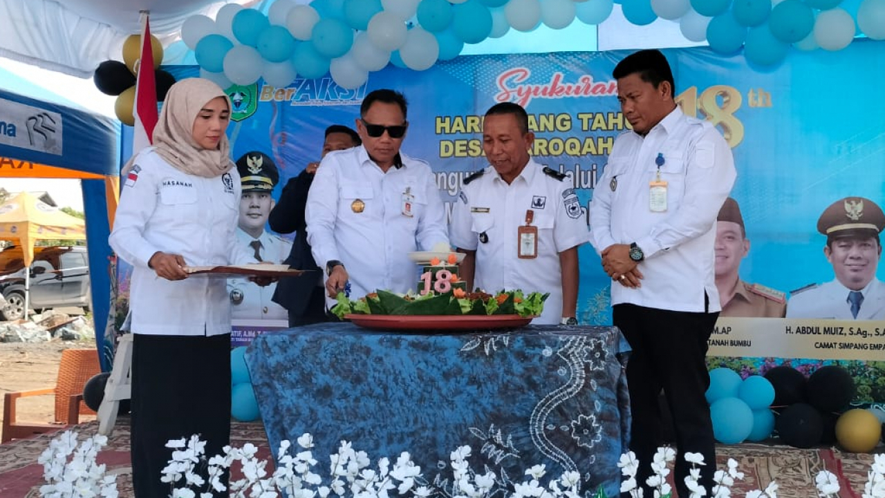 Pemotongan Tumpeng Serentak Warnai Peringatan Hari Jadi ke-18 Desa Baroqah