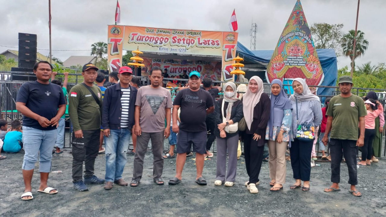 "Semarak 1 Muharam dan Hari Jadi Turonggo Setyo Laras Guncang Halaman Kantor Desa Baroqah"