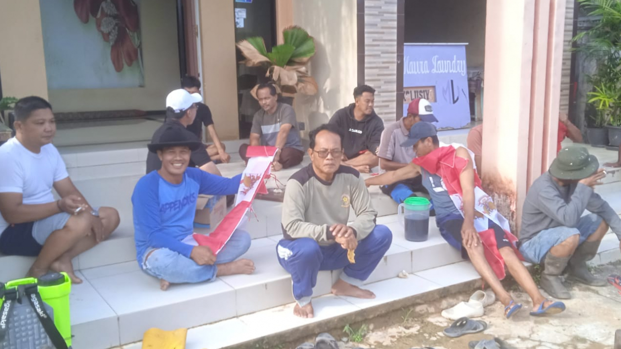 Warga Karang Jawa Kompak Gotong Royong Sambut HUT ke-80 Kemerdekaan RI
