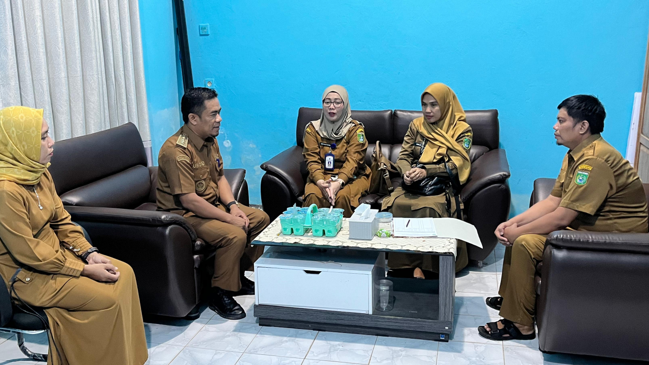 Sosialisasi Disdukcapil di Desa Bersujud Terkait Data Kependudukan