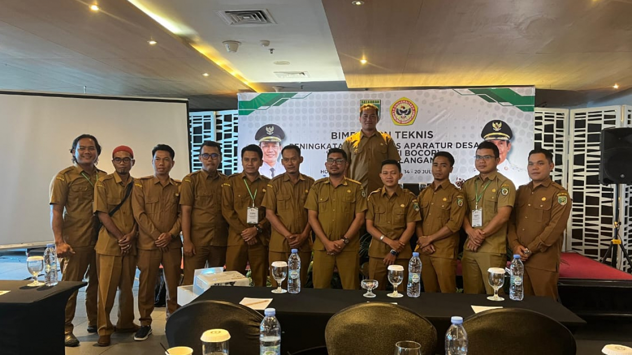 Aparatur Desa Muara Ninian Ikuti Bimtek “Dana Desa Anti Bocor” Bersama LPPM Universitas Lambung Mangkurat