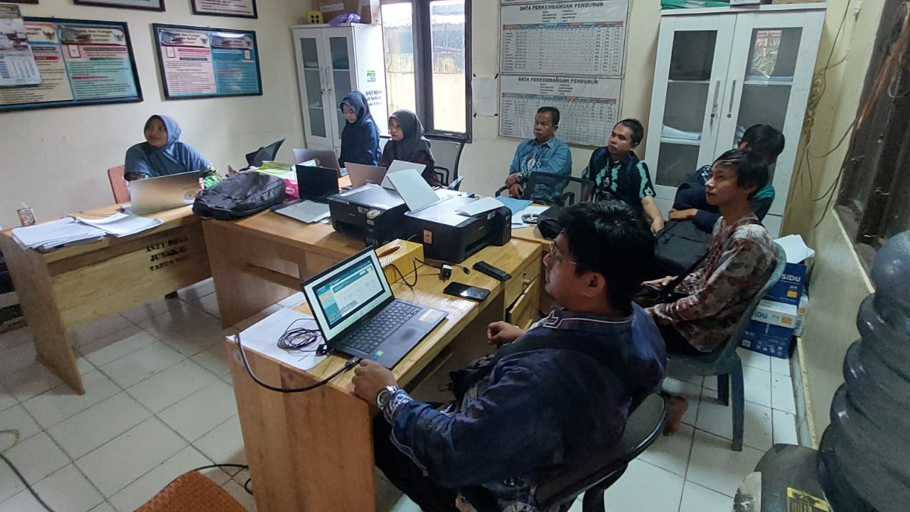 Peningkatan Kapasitas Aparatur Desa Jungkal Melalui Seminar Digitalisasi