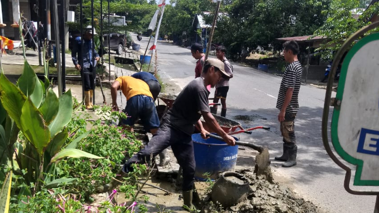 Normalisasi Saluran Air di Desa Balida untuk Cegah Banjir dan Tingkatkan Kebersihan Lingkungan