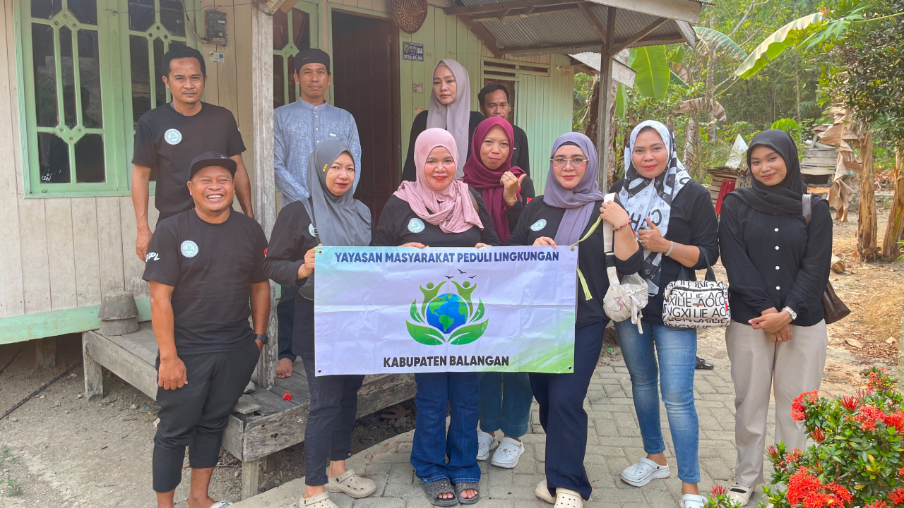 OMPL Balangan Salurkan Bantuan Sembako kepada Warga Disabilitas di Desa Balida