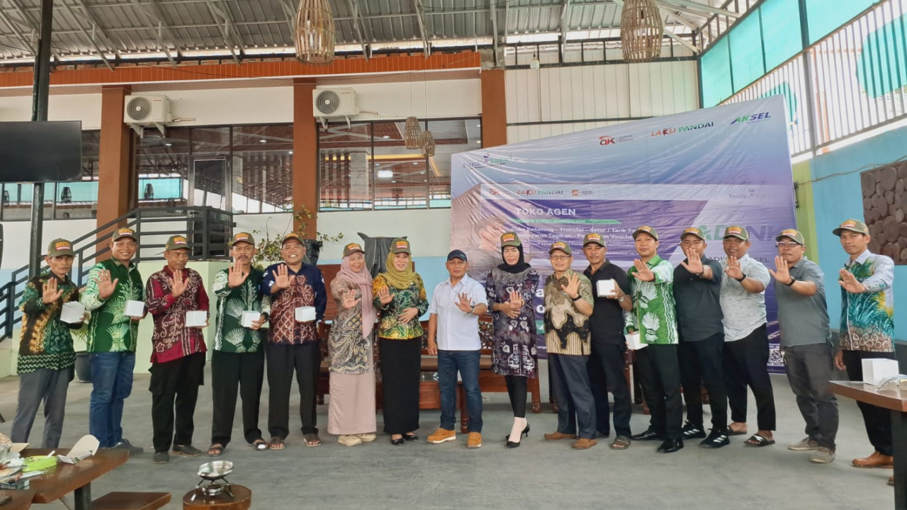 KEPALA DESA BALIDA GELAR DISKUSI DAN SILATURAHMI BERSAMA LCM ADARO