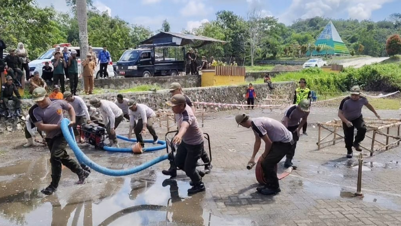Desa Balida Ikut Serta dalam Lomba Ketangkasan Mesin Alkon Satlinmas Kecamatan Paringin