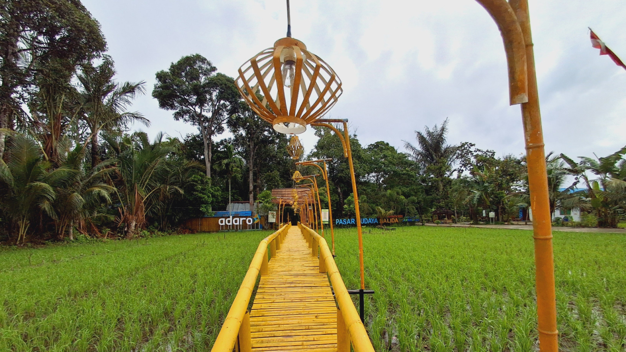 Wisata Pasar Budaya Racah Mampulang