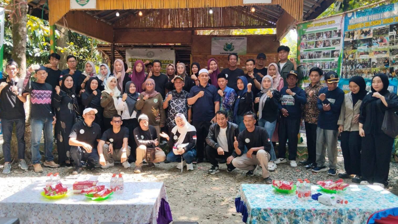 Peresmian Yayasan Peduli Lingkungan Sekaligus Berikan Santunan di Desa Balida