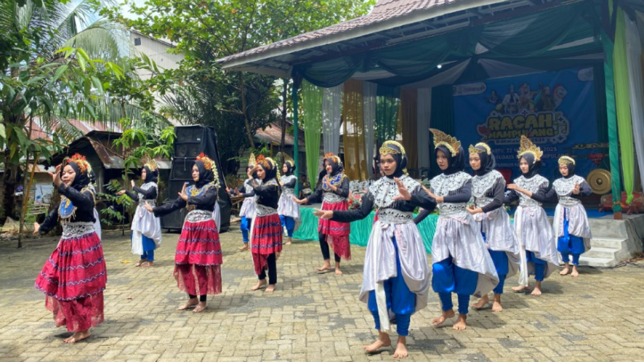 Festival Racah Mampulang Bakarasmin 2025, Desa Balida Hidupkan Kembali Tradisi Pahuluan Lewat Pasar Budaya