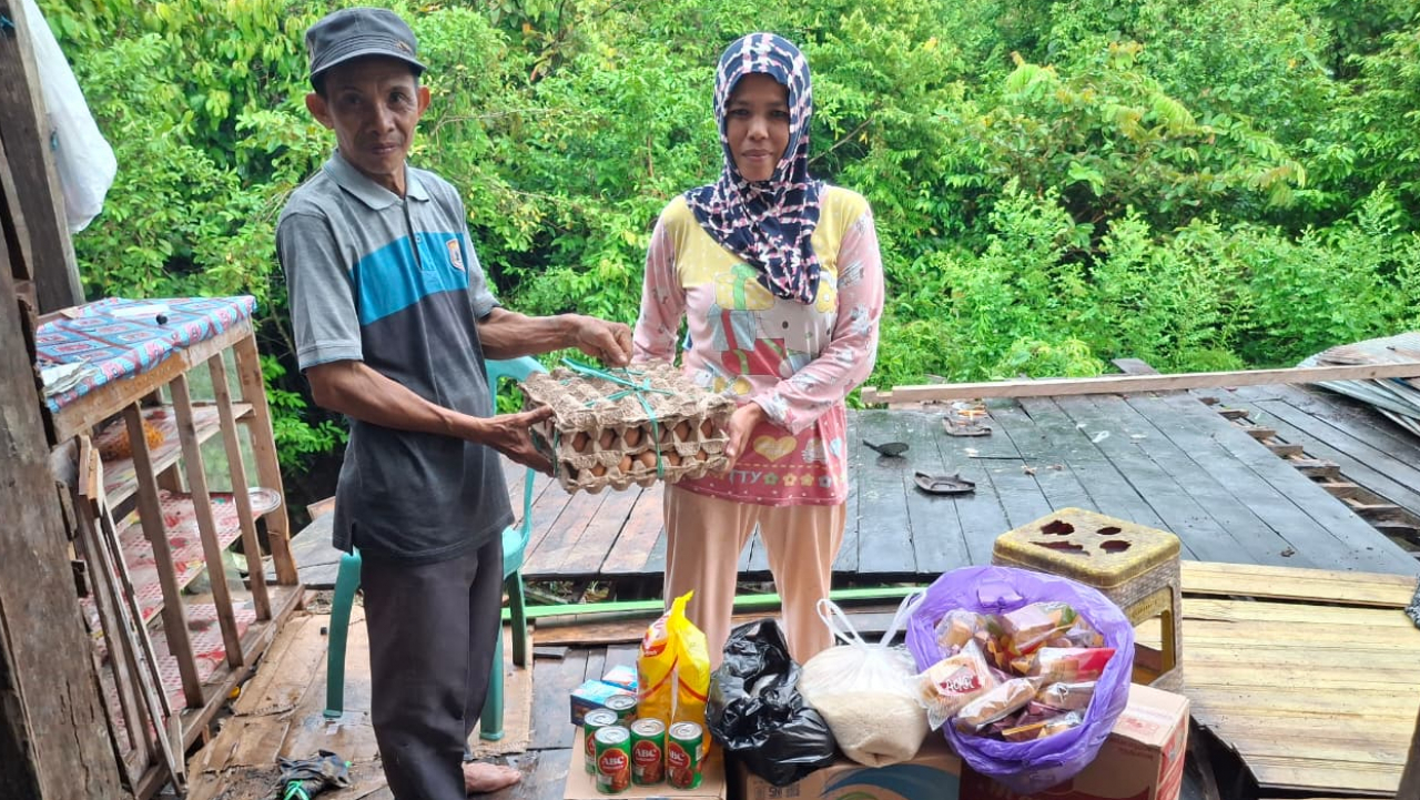 Pemerintah Desa Bungin Salurkan Bantuan untuk Warga Terdampak Bencana Angin Kencang