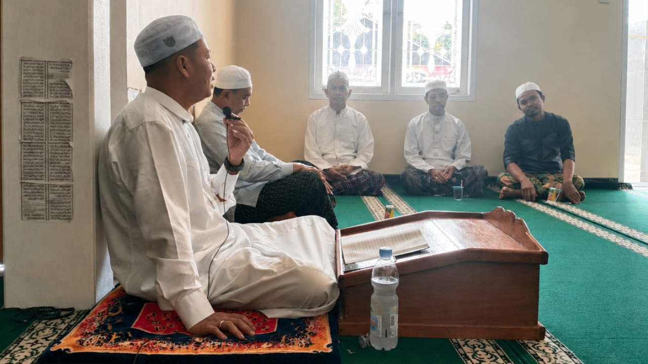 JUM'AT BERKAH: Dahulukan Sholat Berjamaah, Raih Keberkahan di Tengah Kesibukan