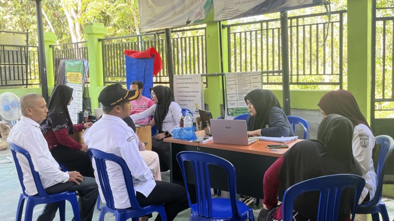 Disdukcapil Jemput Bola ke Desa Maradap, Warga Kini Lebih Mudah Mengurus Dokumen Kependudukan