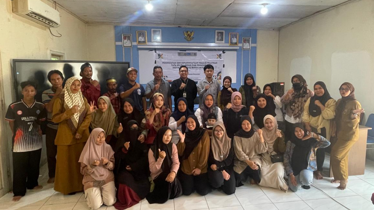 Pelatihan Tata Kelola Bisnis dan Pemasaran Destinasi Wisata Berkelanjutan Digelar di Desa Kersik