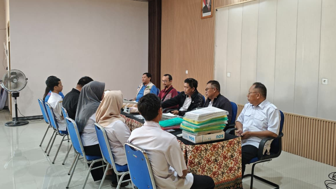 AUDIT KETAATAN ALOKASI DANA KAMPUNG TAHUN ANGGARAN 2025, SEJUMLAH KAMPUNG DI KECAMATAN BATU PUTIH DAN TALISAYAN DILAKUKAN PEMERIKSAAN