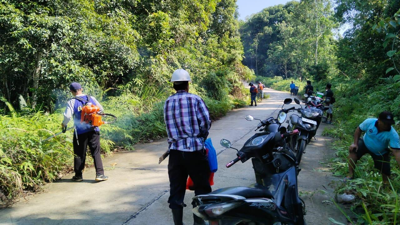 Kerja Bakti di Desa Mendika