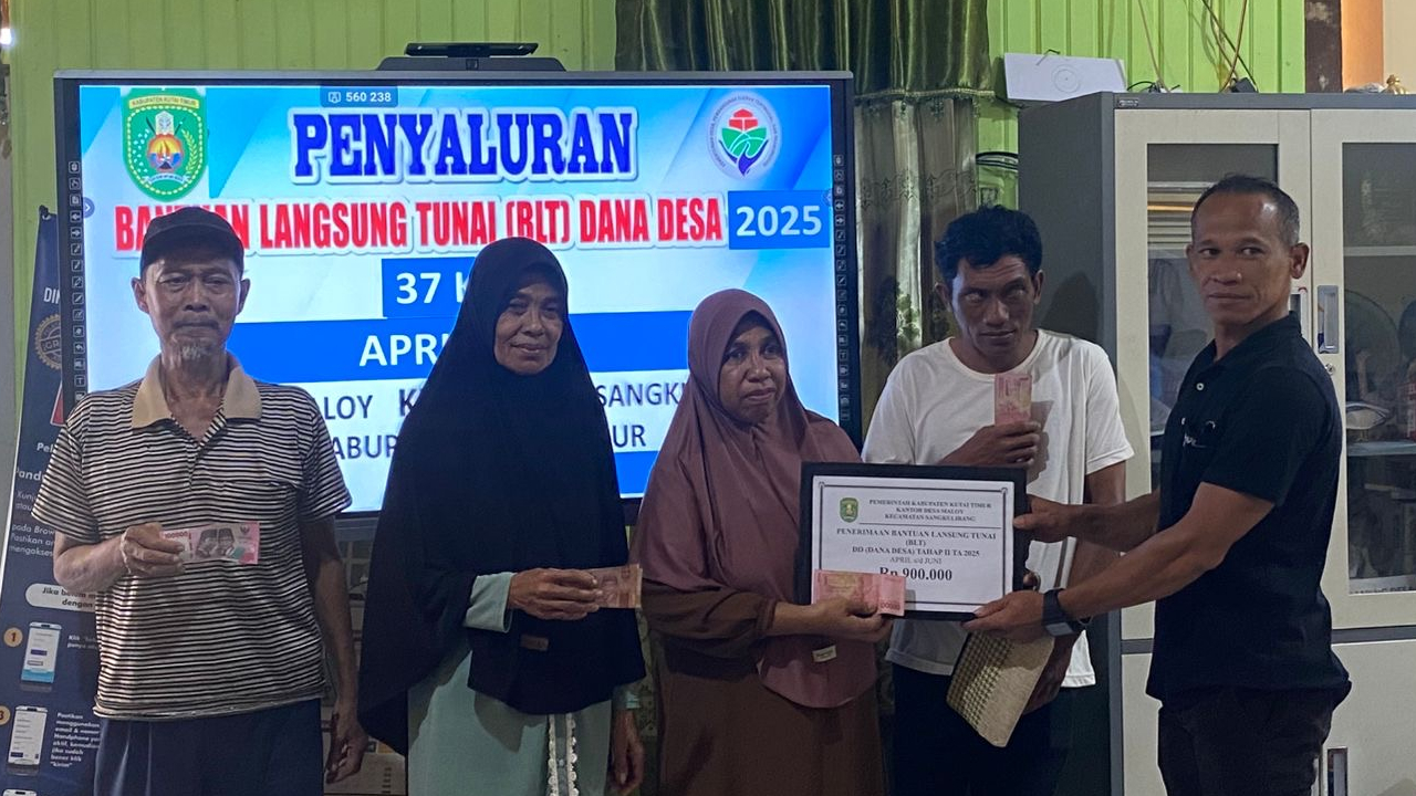 PENYALURAN BANTUAN LANGSUNG TUNAI (BLT) DANA DESA MALOY TAHUN 2025 BERJALAN LANCAR