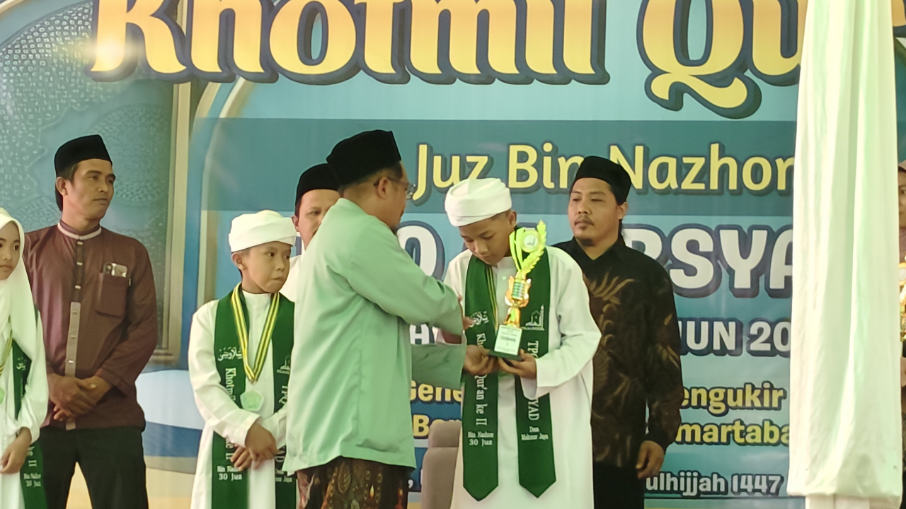 TPQ Al-Irsyad luluskan 10 santri Mrngkhatamkan Al-Qur'an 30 Juz