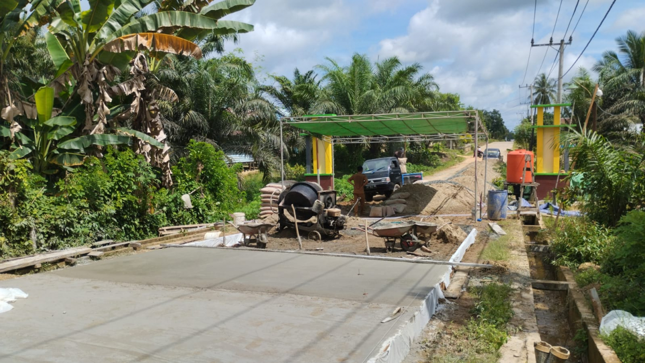 Pembangunan Semenisasi Jl. Danau Kelimutu RT. 006