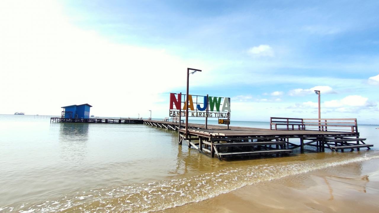 Wisata Pantai Karang Tunjai