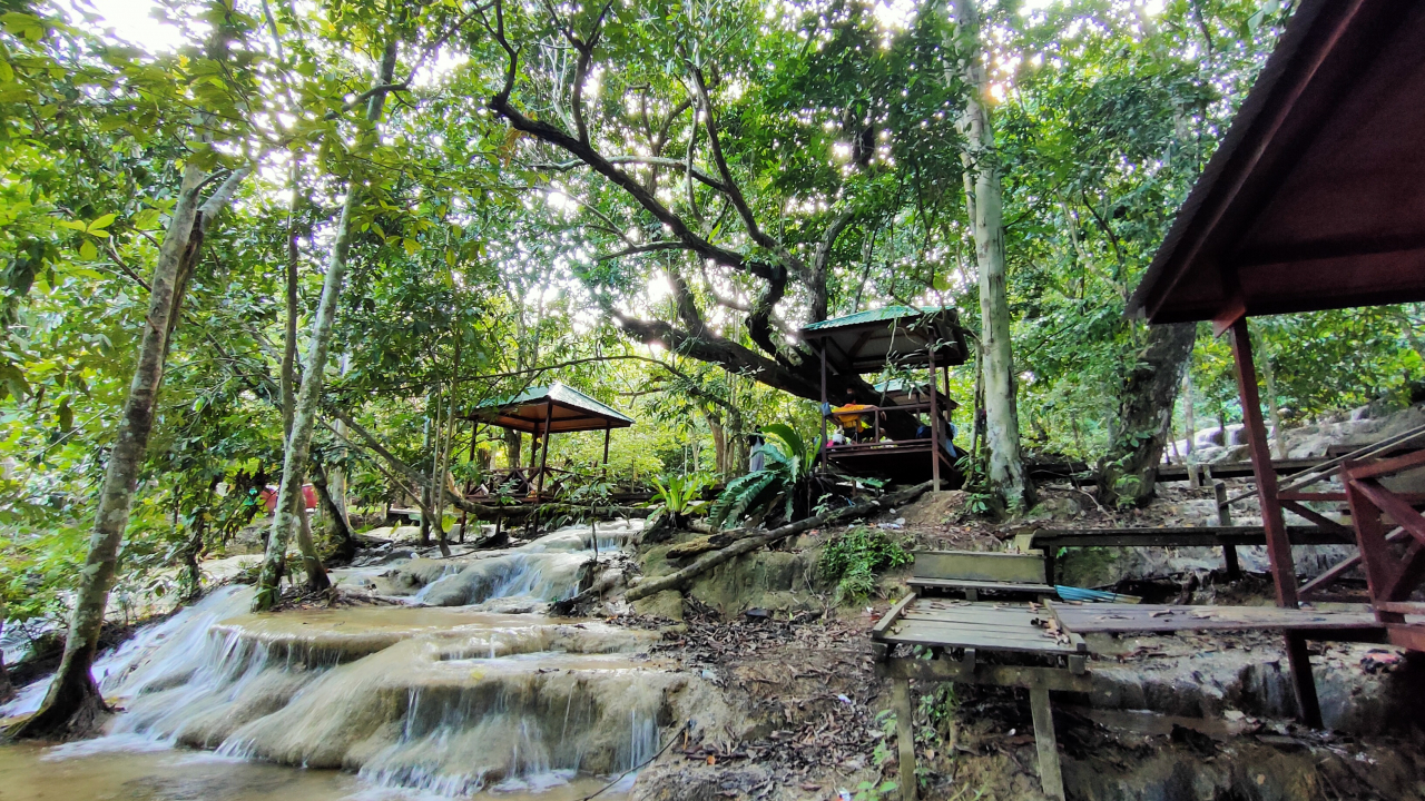 Wisata Mata Air Tangga Bidadari