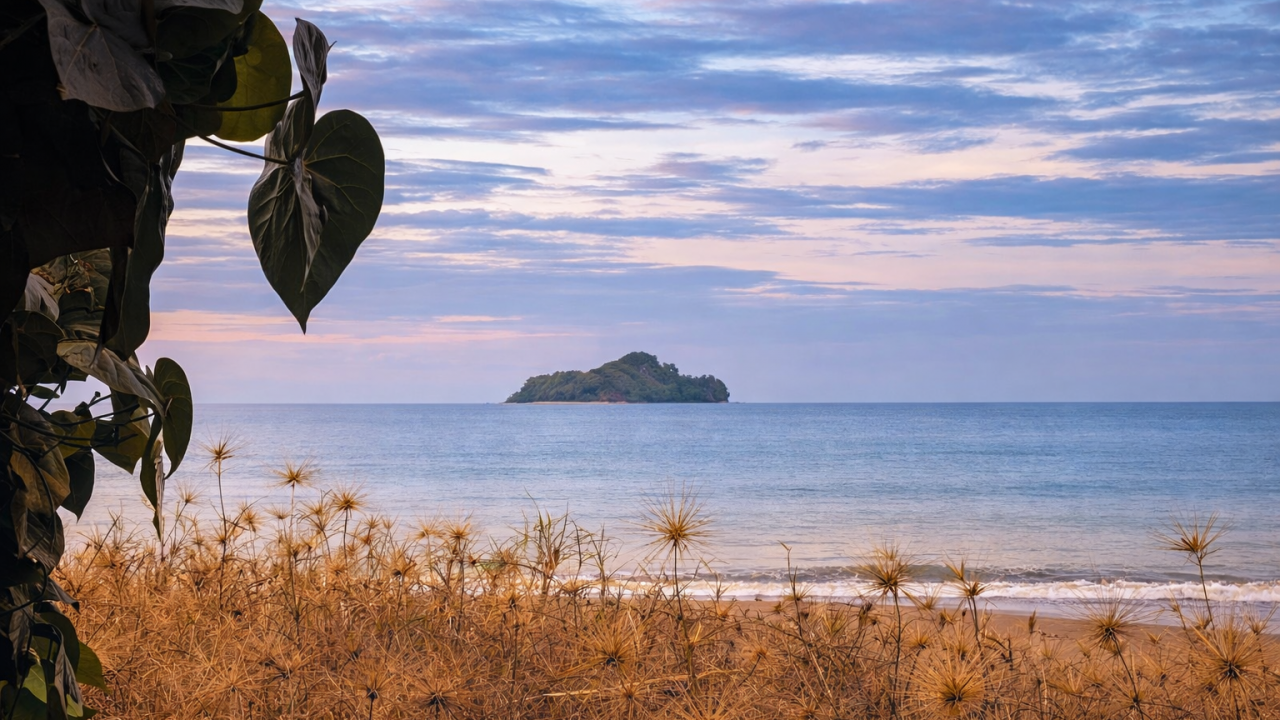 Pulau Molosing