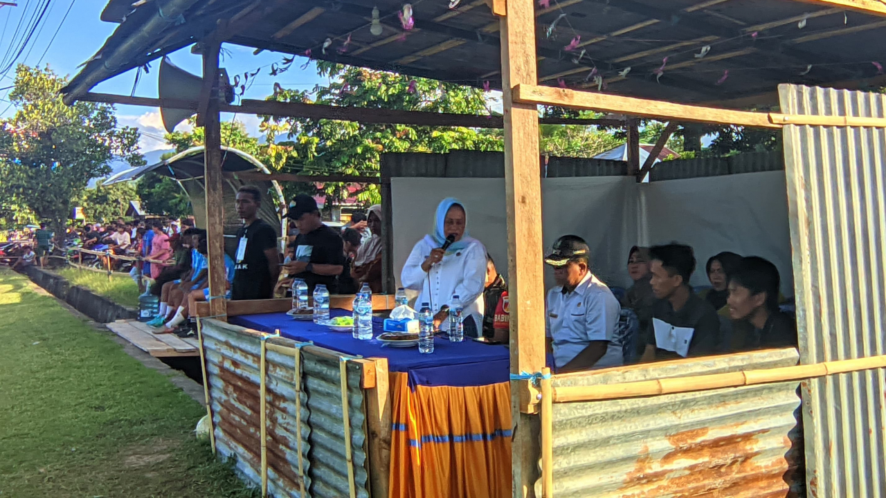 Turnamen Sangadi Cup 2 Resmi Dibuka oleh Camat Lolak, Ibu Rapiah Dilapanga, S.Pd