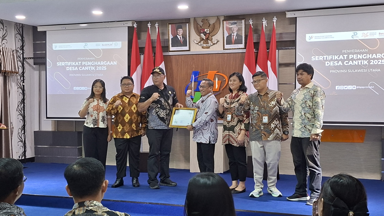 DESA CANTIK TONSEALAMA TERIMA PENGHARGAAN BPS SULUT