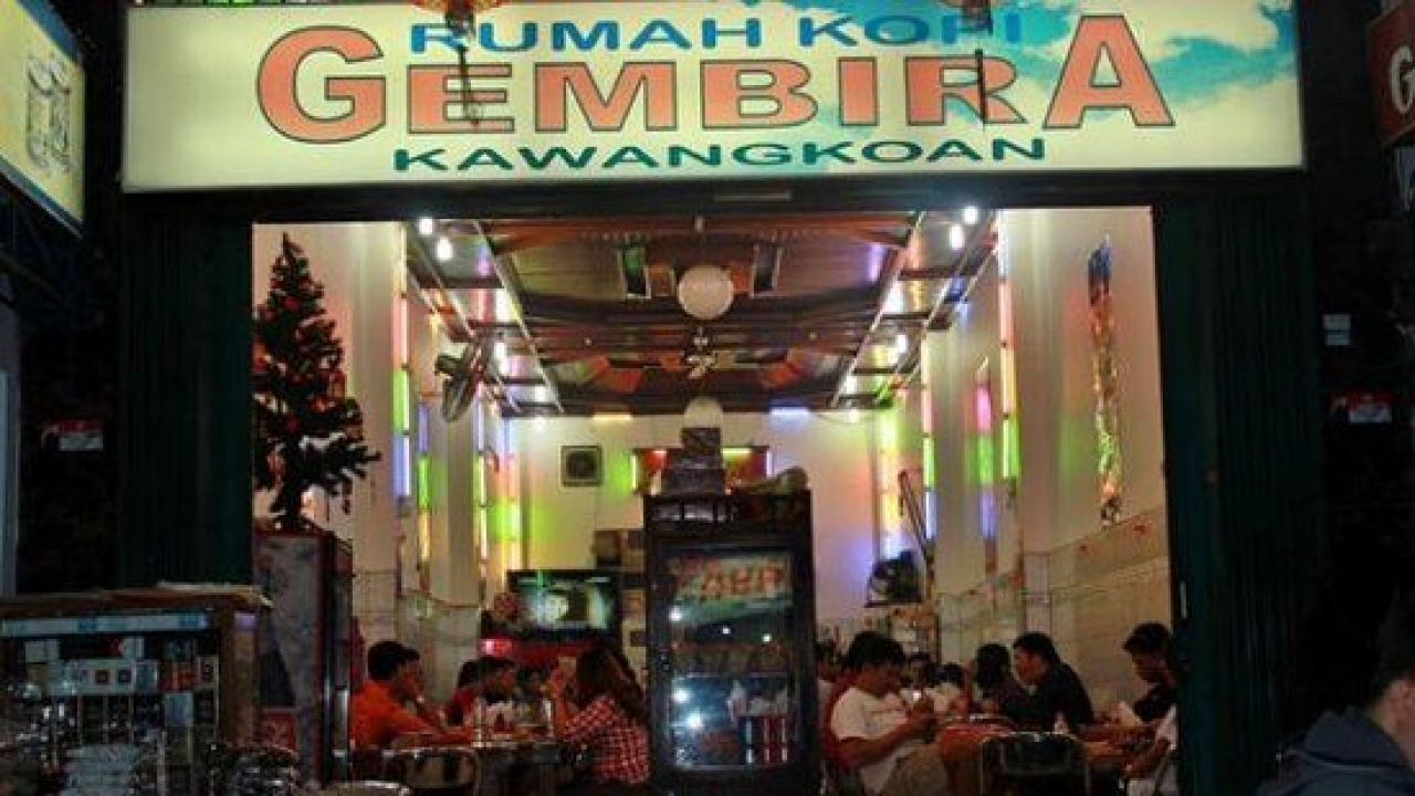 Rumah Kopi dan Biapong Kawangkoan