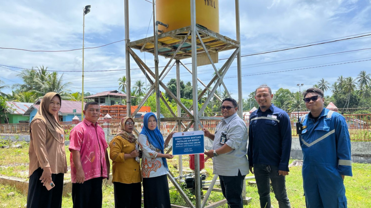 Pemerintah Desa Uso mendampingi Penerimaan Bantuan dari PT DONGGI Senoro LNG