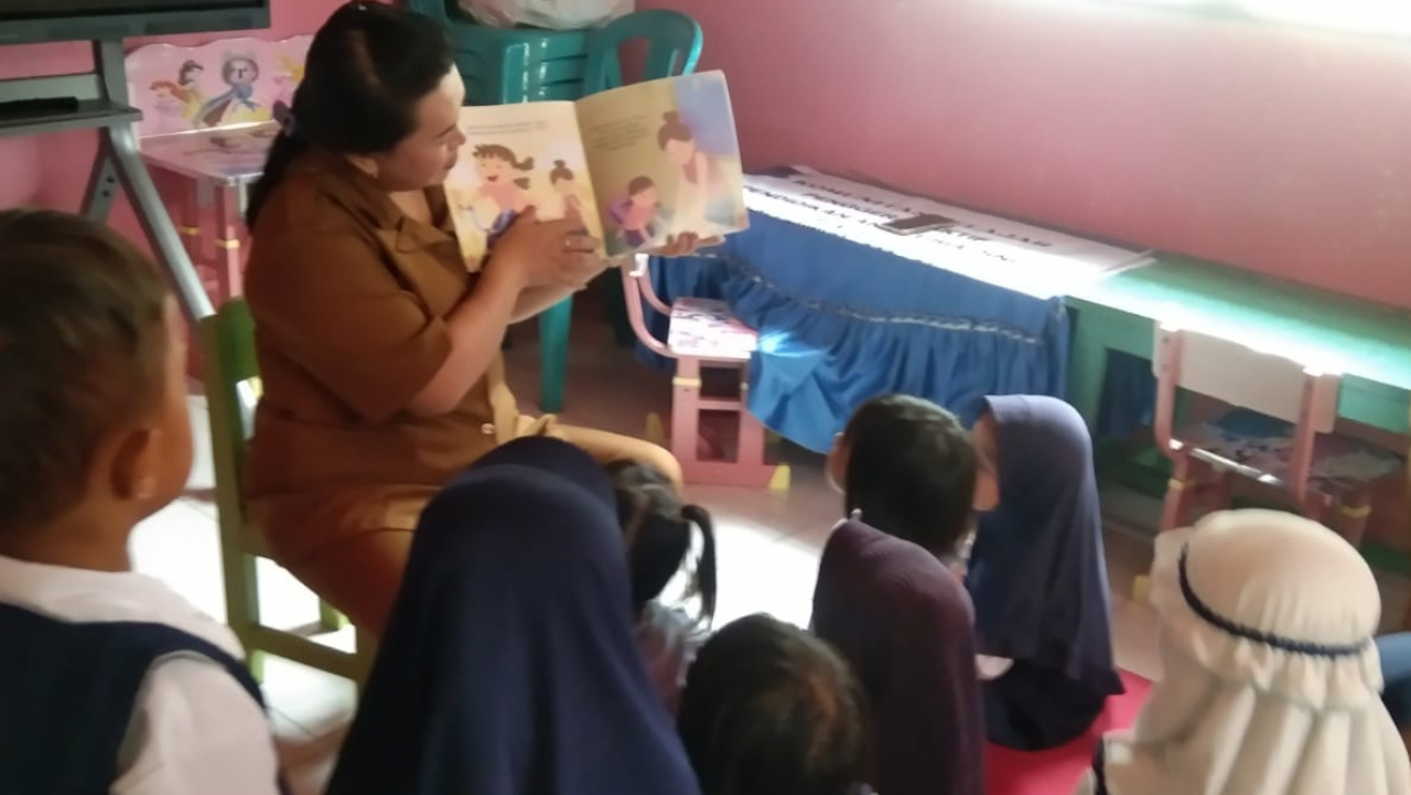 Perpustakaan Desa Lanto Jaya: Gemar Membaca di TK Negeri Pembina