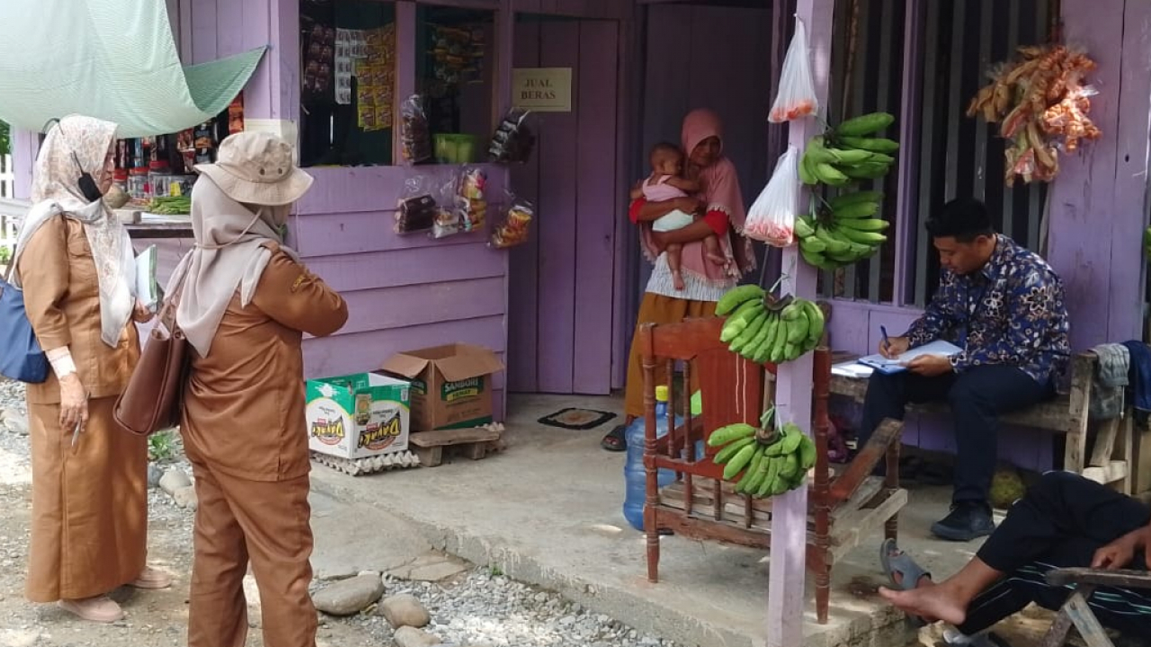 Awasi Ketepatan Sasaran, BPKP Sulteng Sambangi Rumah KPM PKH di Desa Lanto Jaya