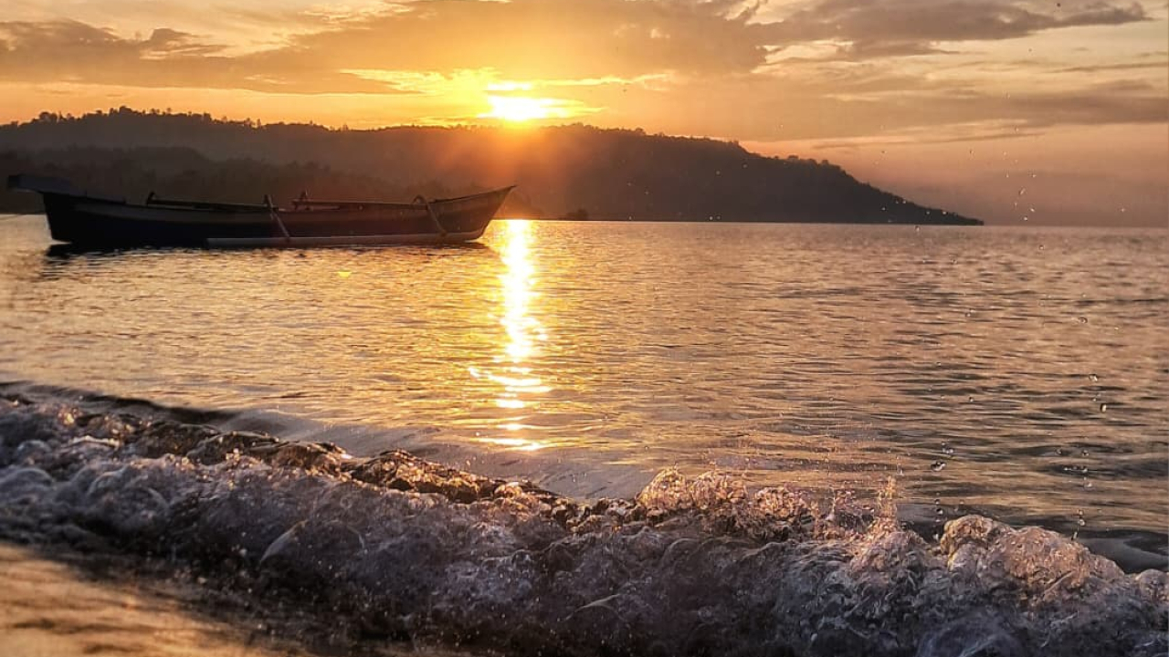 Satu Perahu Banyak Pendayung - Bagian I Setengah Pelayaran Dari Tebamba