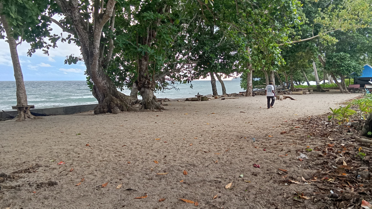 Pantai Opa Lombonga